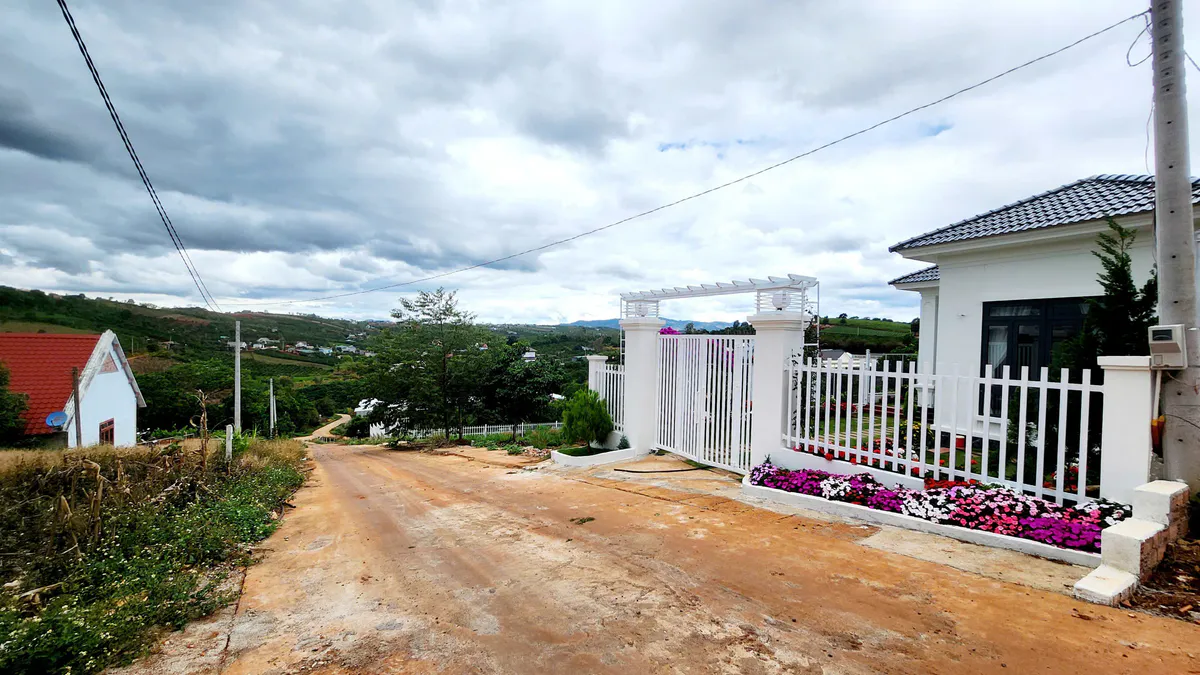 Bán 754m² Đất Sổ Hồng – Có 200m² Thổ Cư, Cách Đường Nhựa 150m| View Đẹp Không Gian Để Nghỉ Dưỡng