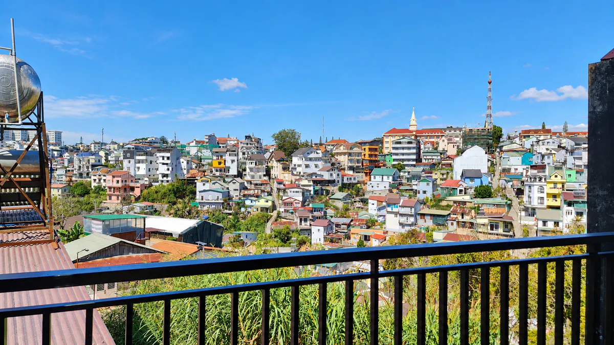 Bán Nhà 5 Tầng, 8 Ngủ Kinh Doanh| Có Gara Rộng| Sổ Hồng Hoàn Công| Ngay Đường Nguyễn Trung Trực - Đà Lạt